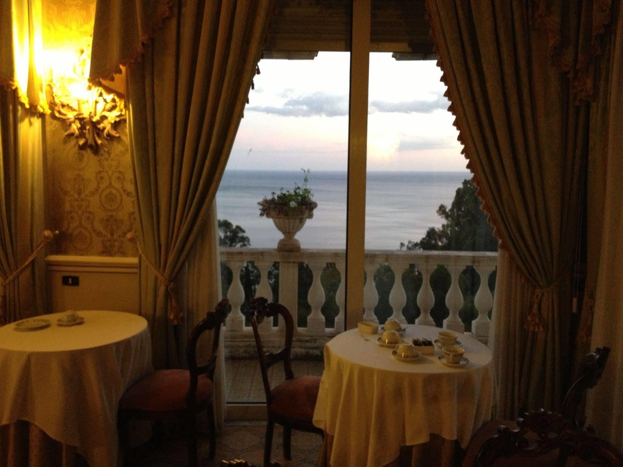 Hotel Villa Riis Taormina Eksteriør billede